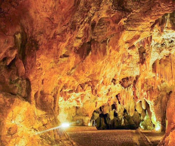 8 Jaw-Dropping Italian Caves